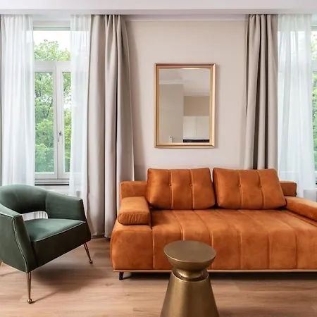 Pappas Hotel&studio Отель Подебрады