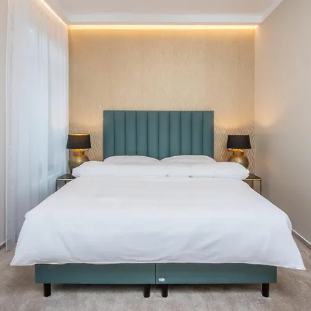 Pappas Hotel&studio Отель Подебрады