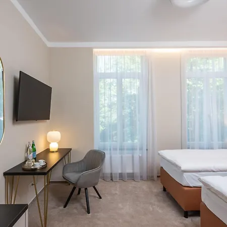 Pappas Hotel&studio Подебрады